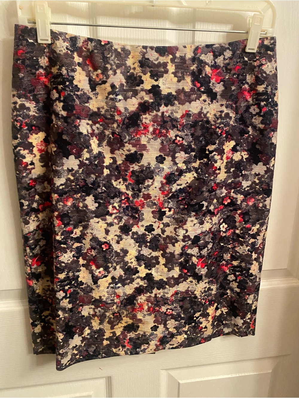 Talbots unique print tan black pops of red Pencil Skirt 4P